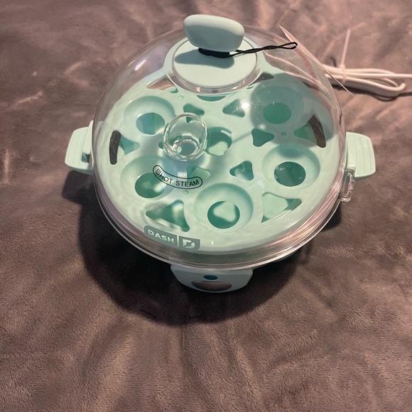 Mini hot steam Dash egg cooker - Picture 2 of 5